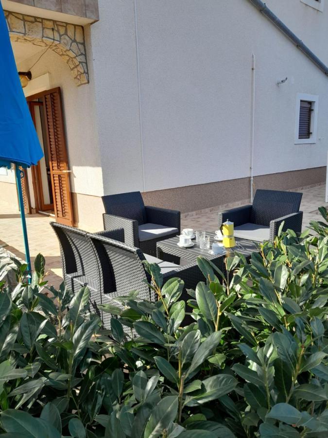 Apartment Dean Klimno Luaran gambar