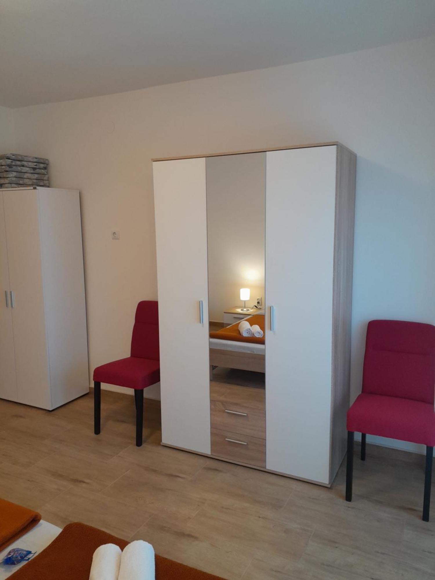 Apartment Dean Klimno Luaran gambar