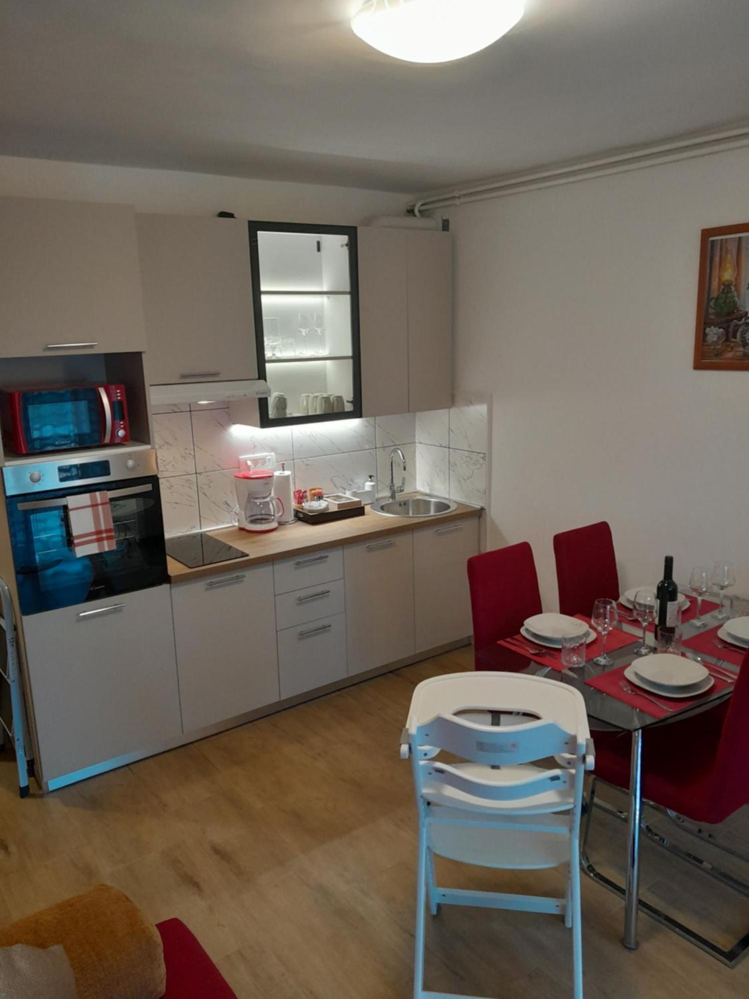Apartment Dean Klimno Luaran gambar